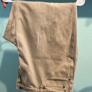 Men’s khaki pants